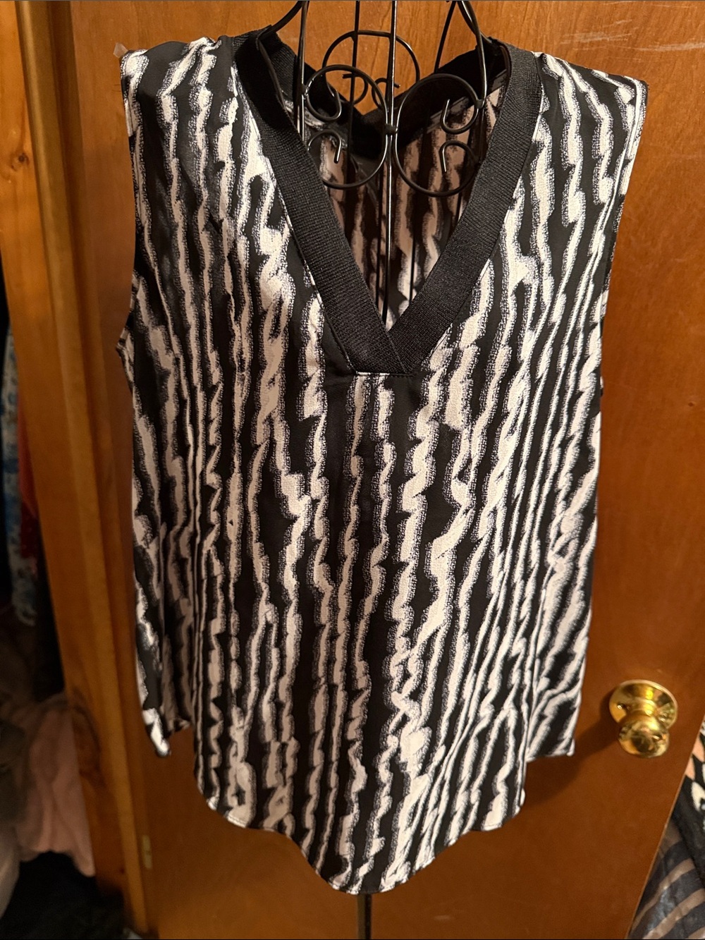 Worthington Black and White V-Neck Sleeveless Camisole